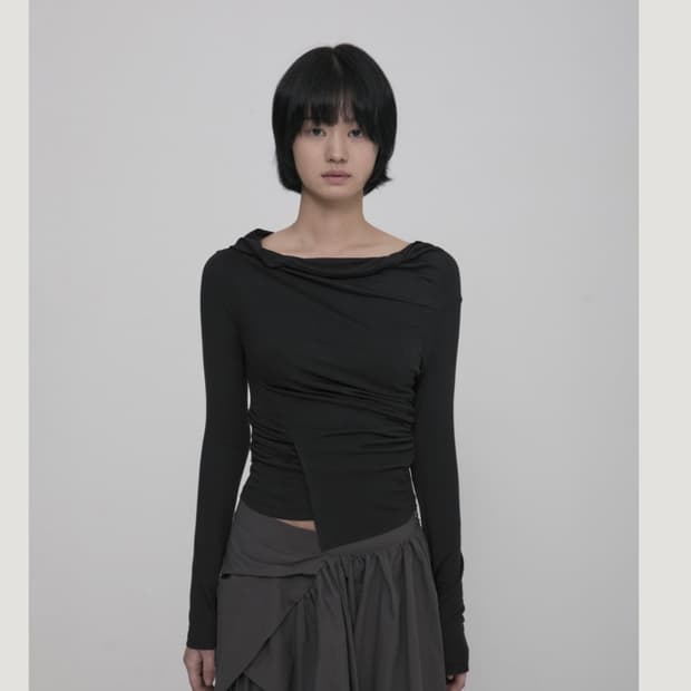 플레어업 드레이프 원숄더 롱슬리브 블랙