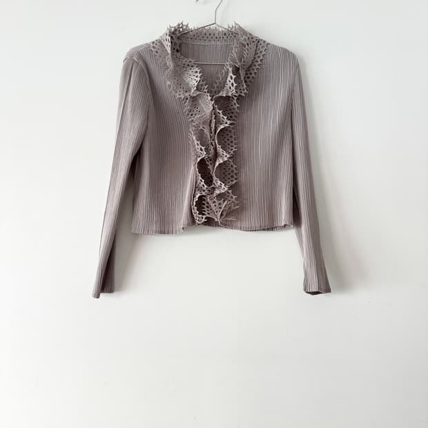 Art sculptural pleats cardigan / beige