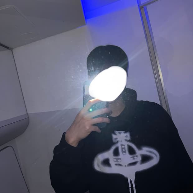 비비안웨스트우드 23FW 스프레이 후드티