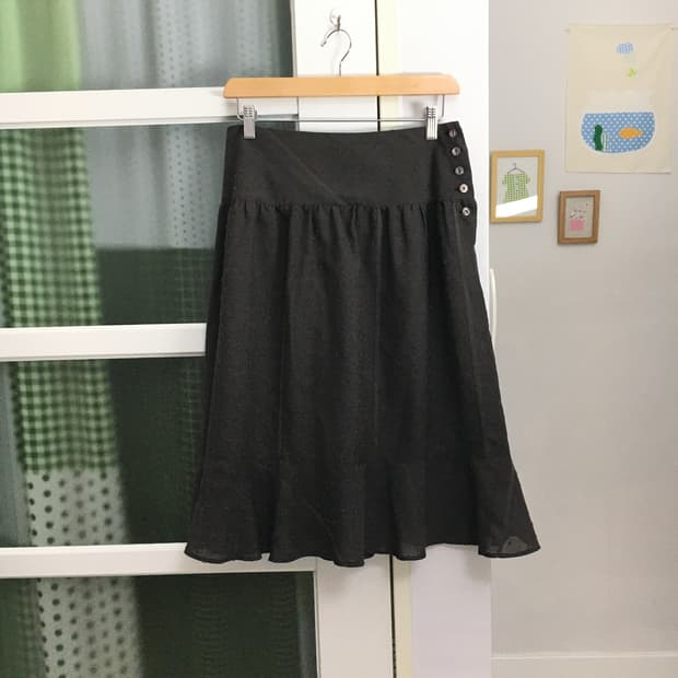 브라운 도트 미디 스커트