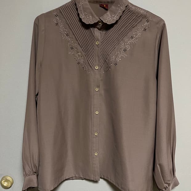 브라운 빈티지 블라우스