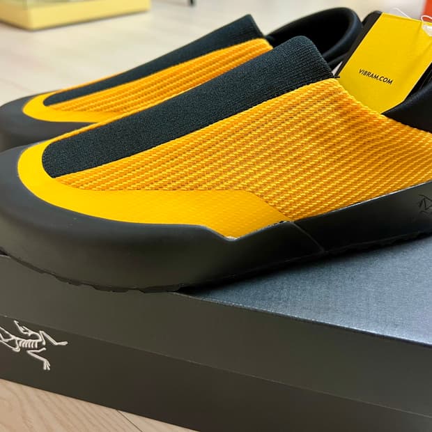 (우먼스/255)아크테릭스 크래그 엣지자 블랙/옐로우