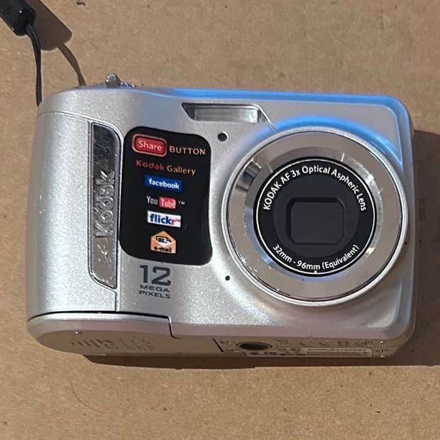 코닥 C143 키키 디카 판매합니다