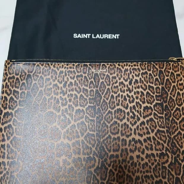 생로랑 클러치 (새상품)