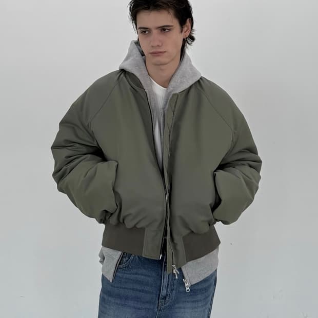 준느/25fw 나일론패디드봄버 카키/L