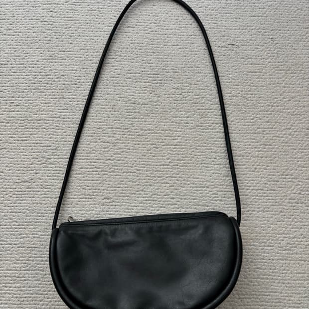 아르케 가죽 백