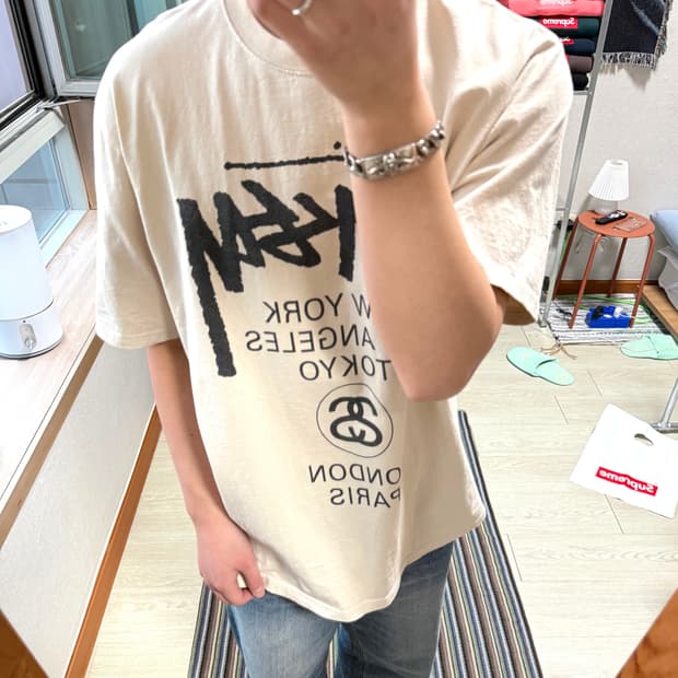 스투시 월드투어 스모크 반팔 티셔츠