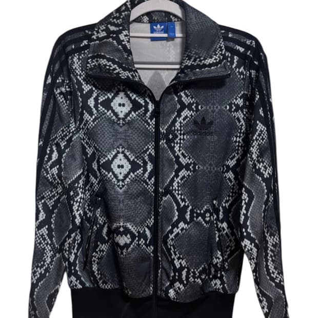 아디다스 뱀피 제니 져지