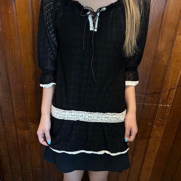 reormix navy lace top