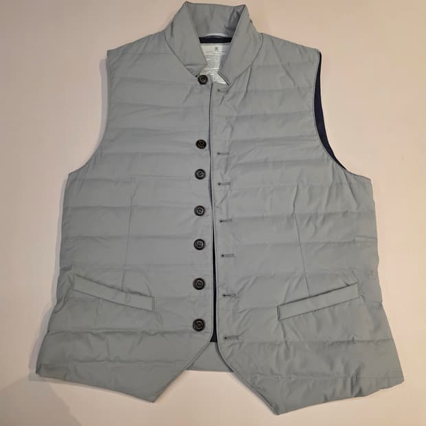 브루넬로 쿠치넬리 경량 패딩 조끼 그레이