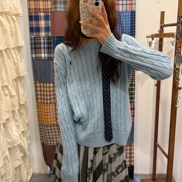 폴로 소라 꽈배기 니트