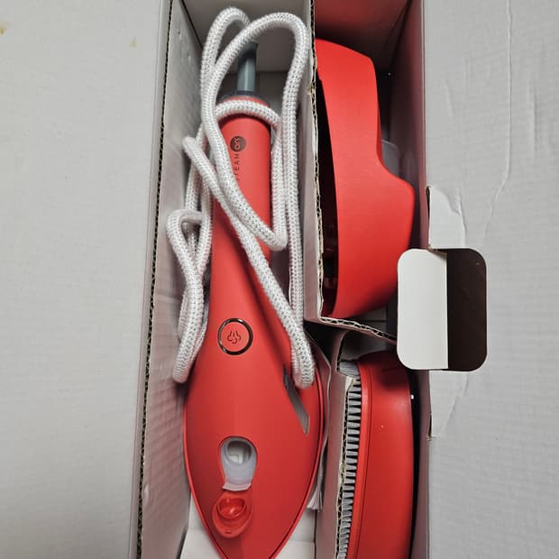 STEAM ON 스팀 다리미 레드