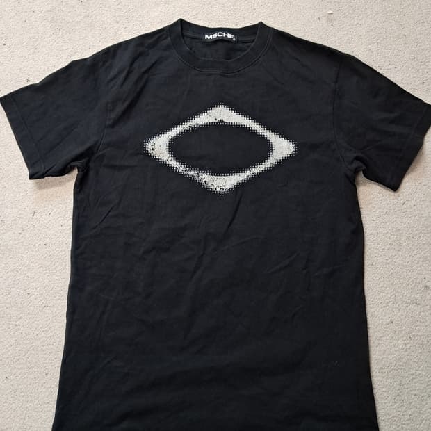 미스치프(Mischief) 롬버스 블러 티셔츠