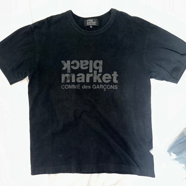 블랙마켓 꼼데가르송 반팔 