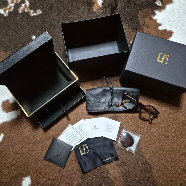 영국 Linda Farrow Luxe 선글라스 & 안경