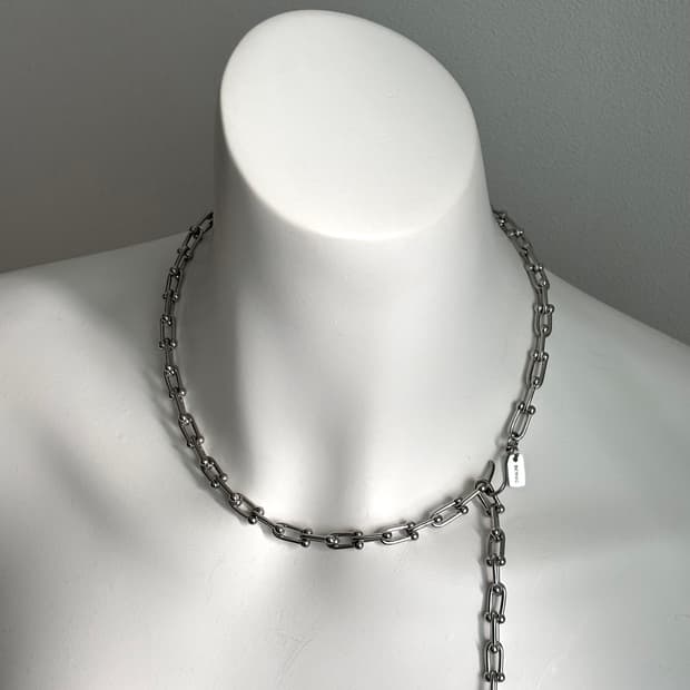 Drop y chain necklace