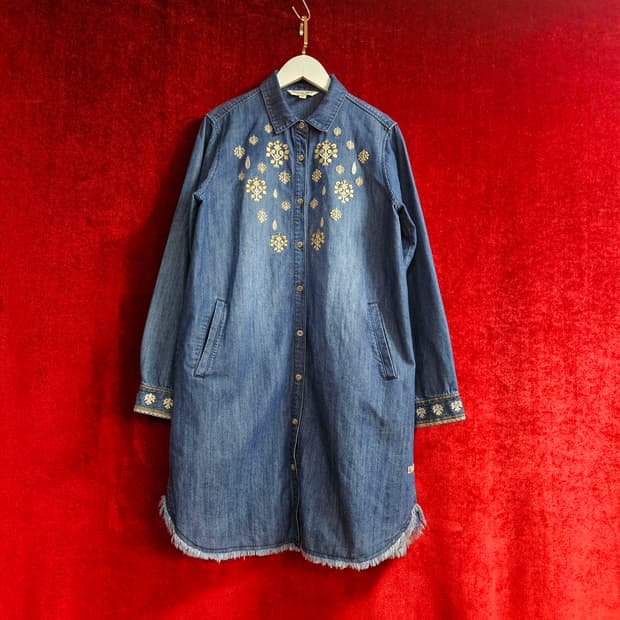 써스데이아일랜드 보헤미안 자수 데님 미디 원피스