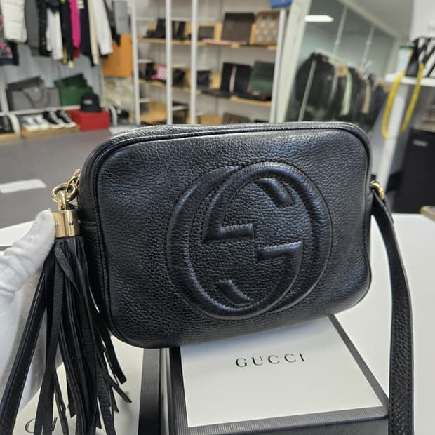 [A급컨디션]구찌 소포 블랙 레더 카메라백