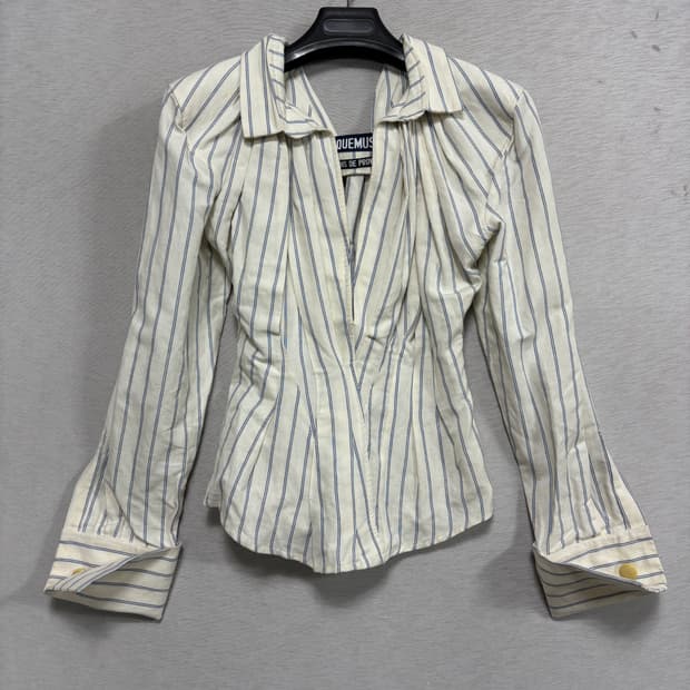 자크뮈스 볼류미너스 숄더 셔츠 36