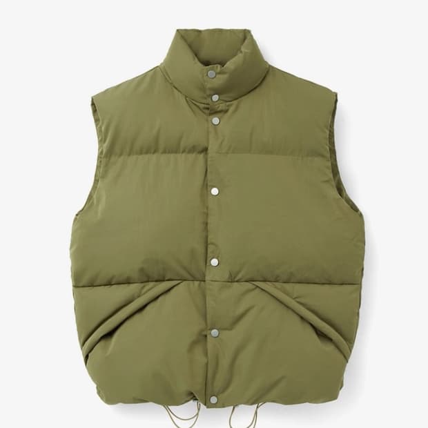 [새상품] 데이 크롭 푸퍼 베스트 카키 베이지