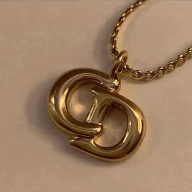 디올 목걸이 CD로고 목걸이 예리 목걸이