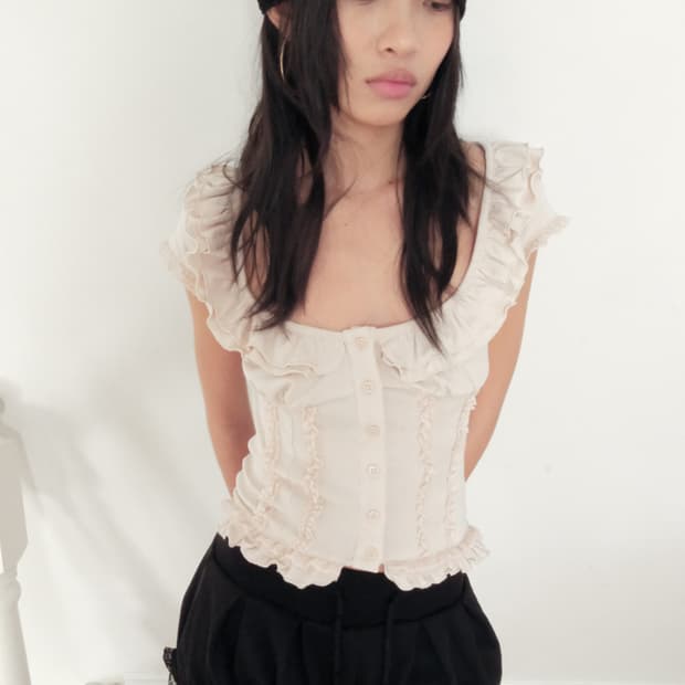 루즈슬립오버 소프트 러플 블라우스 losesleepover blouse