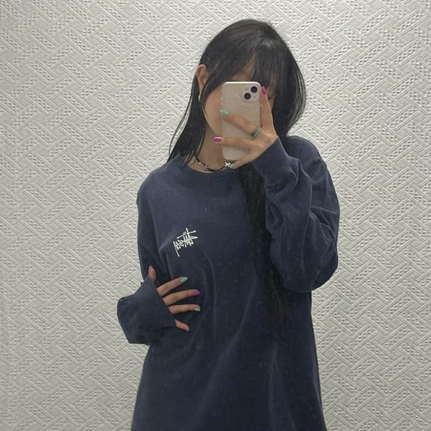 스투시 올드스쿨 백로고 베이직 롱슬리브  L C06780