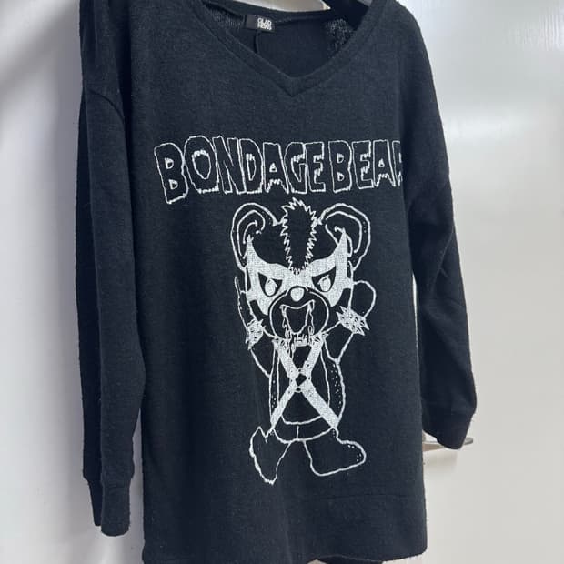 본디지 베어 긴팔 니트