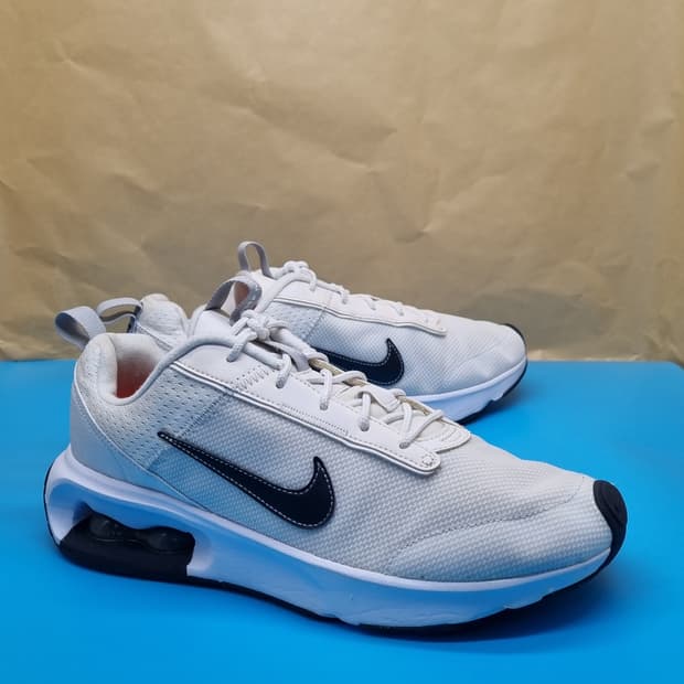 나이키 에어맥스 인터락 남성운동화270