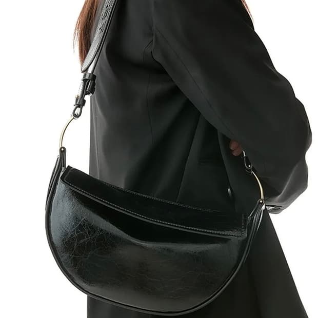 LOEUVRE 루에브르 숄더백