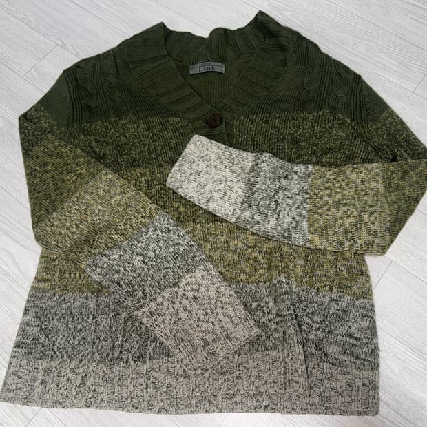 빈티지 그라데이션 그린 니트