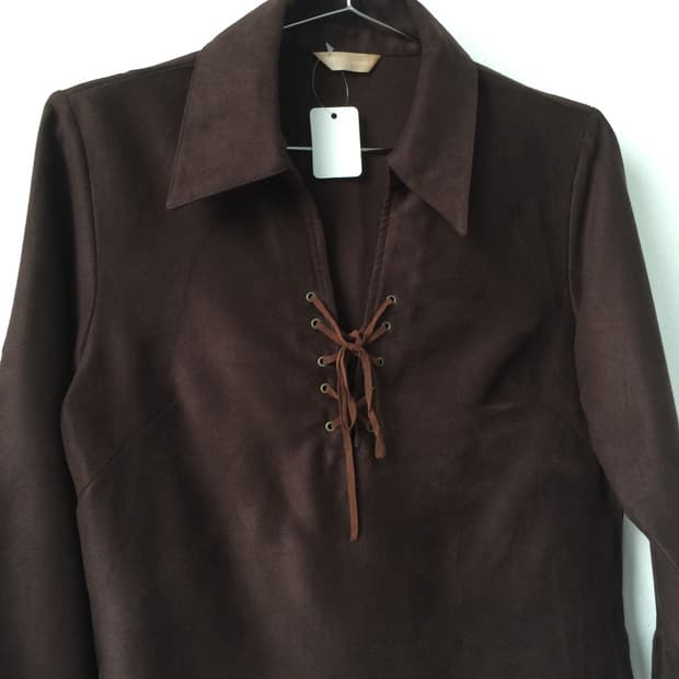 Lace up fake suede fringe top