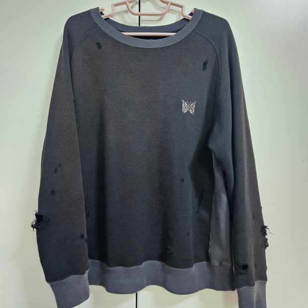 니들스 스튜디오스 디스트로이드 스웻셔츠