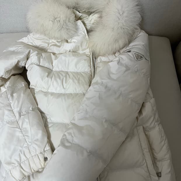프라다 여성 폭스퍼 패딩 화이트 42