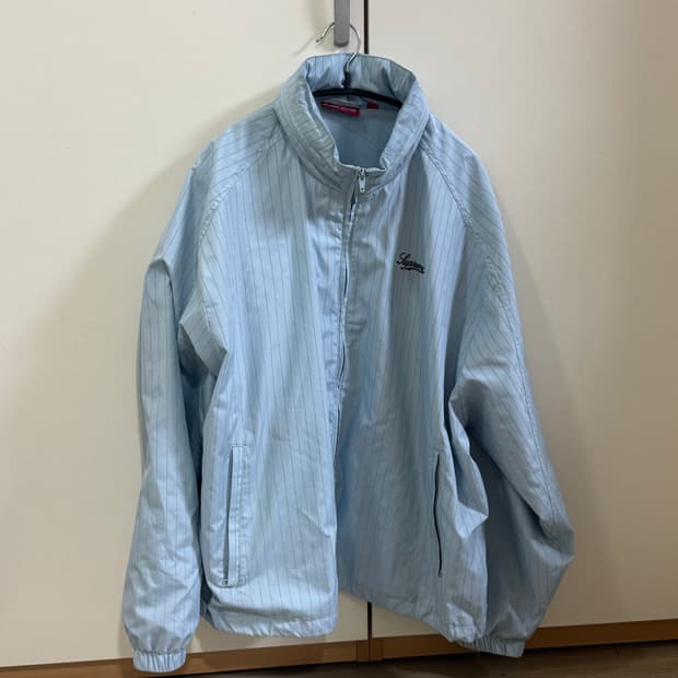 슈프림 리플렉티브 핀스트라이프 트랙 자켓 라이트 블루