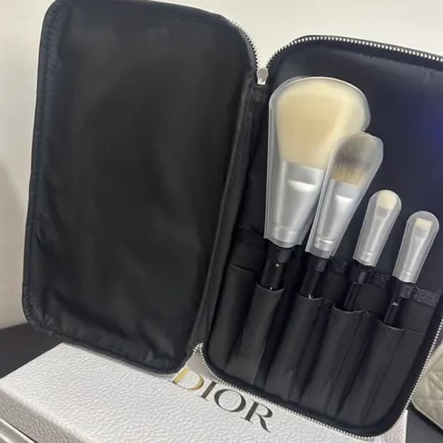 디올 브러쉬4종 선물세트 (2단파우치포함)