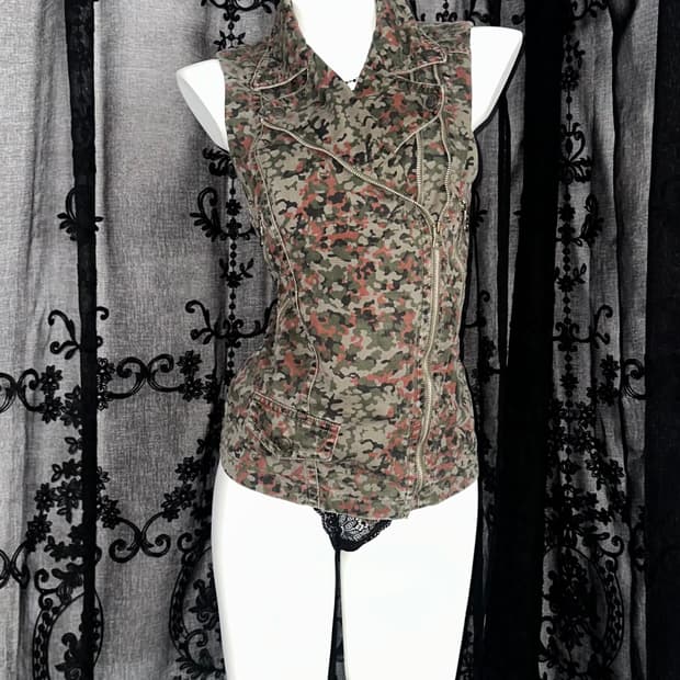 camouflage sleeveless biker vest