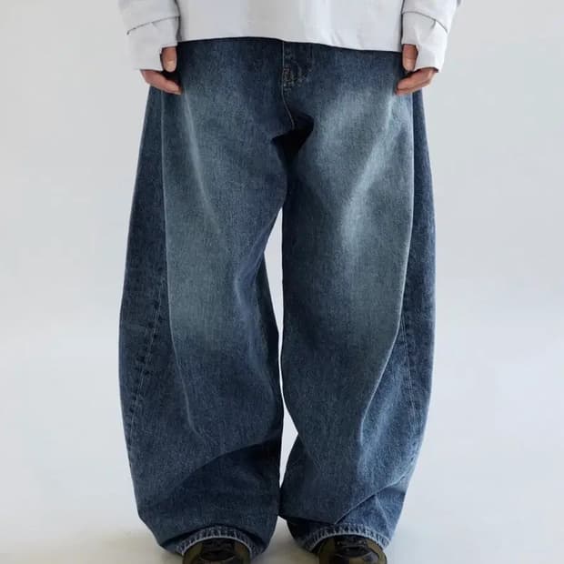 해칭룸 와이드 커브드 데님 팬츠 