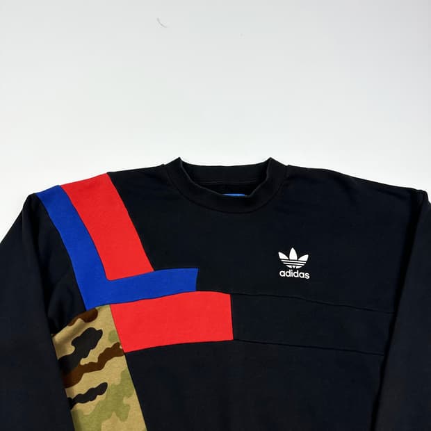 아디다스 트레포일 카모 블랙 맨투맨 (L)