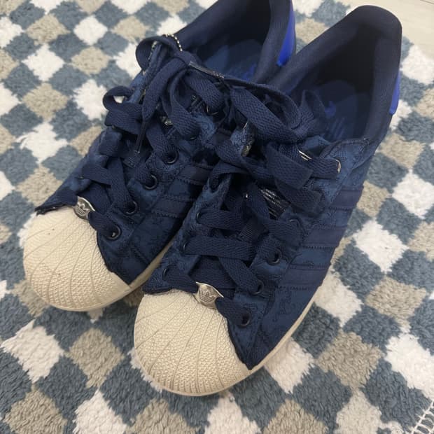 아디다스 슈퍼스타 키시티 서울 245