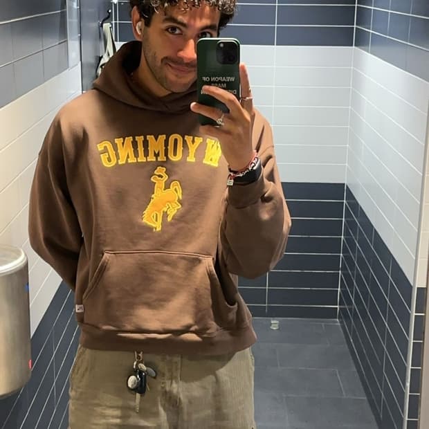 아킴보 클럽 Wyoming 후드티