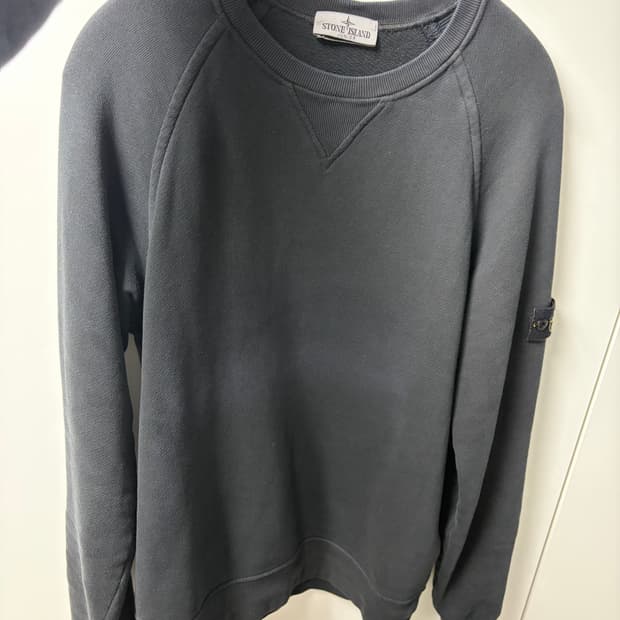 스톤아일랜드 맨투맨 블랙 14Y