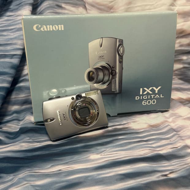 작례⭕️) 캐논 ixy 600=ixus700 카메라 초초미품 풀박🩷✨