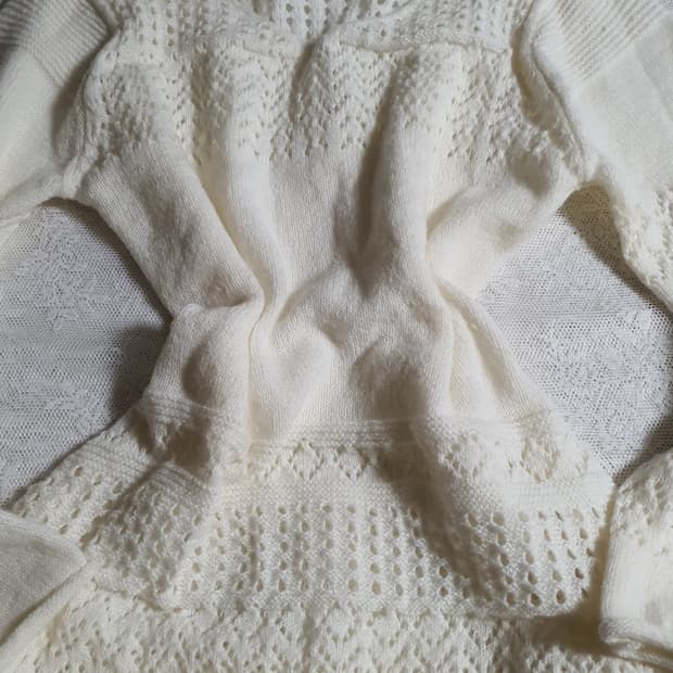 [빈티지] 아이보리 펀칭 니트 긴팔