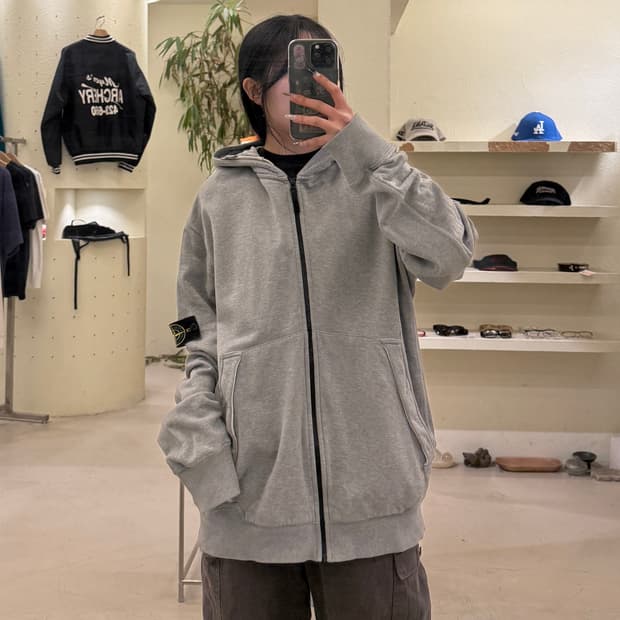 스톤 아일랜드 그레이 컴퍼스 패치 집업 후드 U631