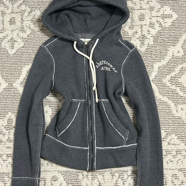 초희귀 대대장 아베크롬비 스티치 그레이 딱붙핏 후드집업