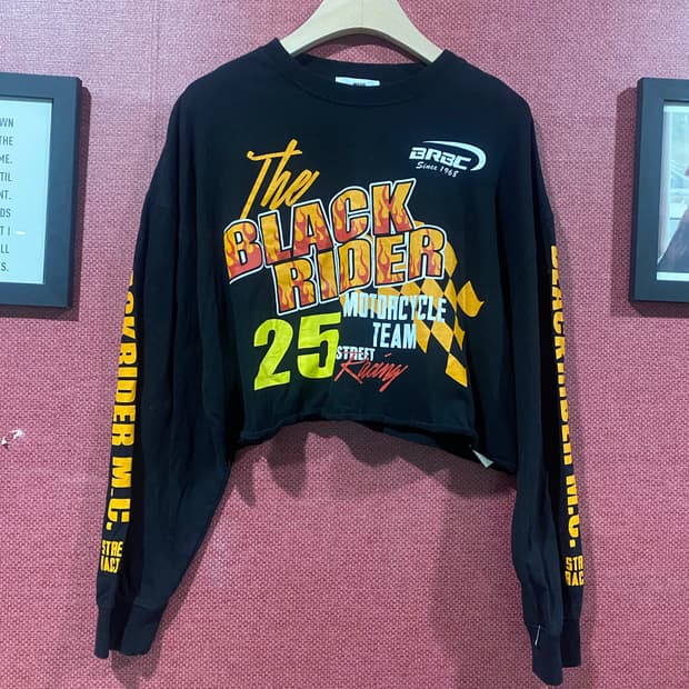 위고 블랙 크롭 맨투맨 티셔츠 F