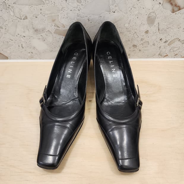 셀린느 은장 블랙 레더 펌프스 37C