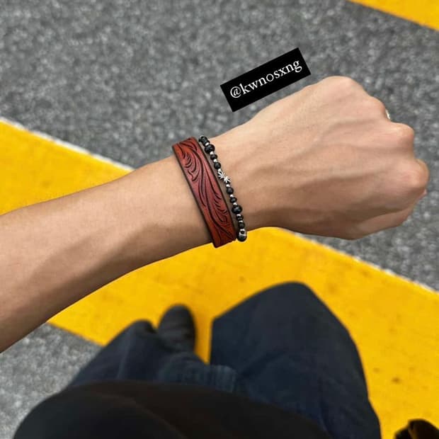 CUT LEATHER BRACELET 프리컷 가죽 팔찌