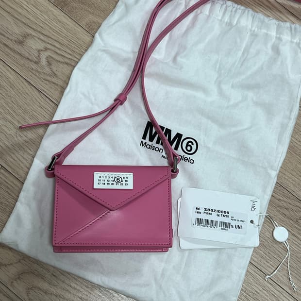 메종마르지엘라 MM6 로고 패치 미니 크로스백